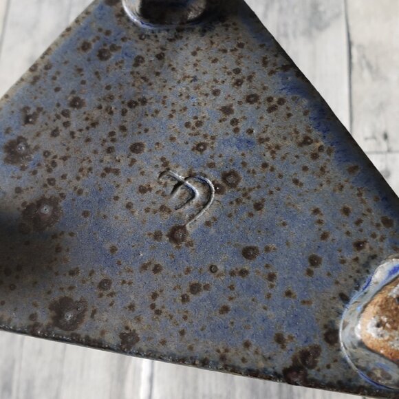 Ikebana Art Pottery Triangle Vase Signed by Artist - Picture 7 of 7